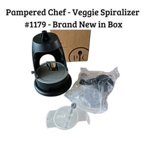 Pampered Chef Veggie Spiralizer #1179 Manual Vegetable Spiralizer New Open Box